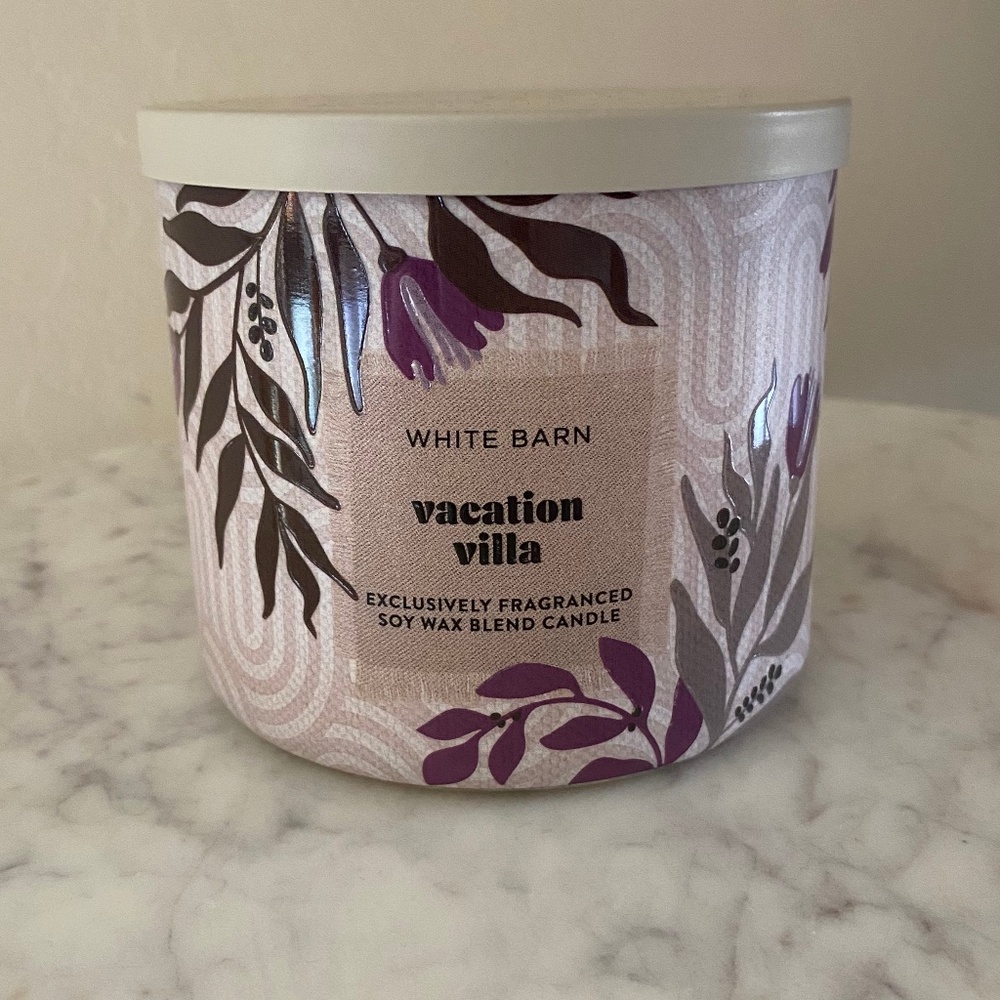 **NEW**  White Barn Vacation Villa 3 wick candle